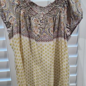 BCBGMaxAzria Multicolor Patterned Blouse Freshly Dry Cleaned 100% Silk
